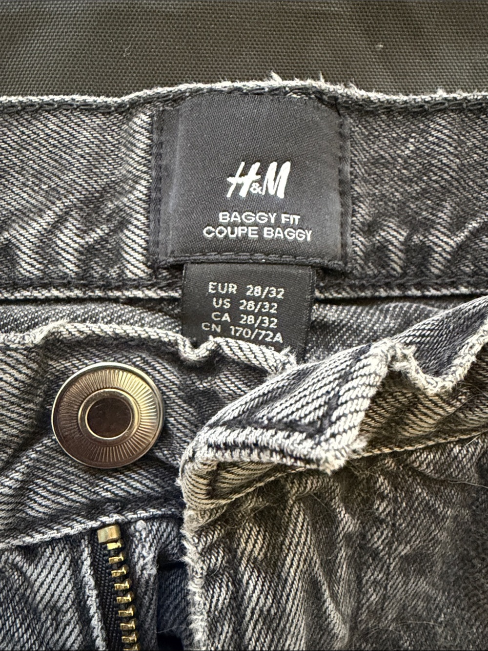 H&M Men's Baggy Fit Jeans in Washed Black/Gray